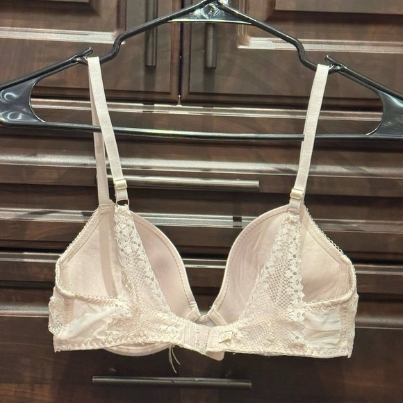 Jessica Simpson Elegant Cream Lace Bra 34C - Picture 2 of 5